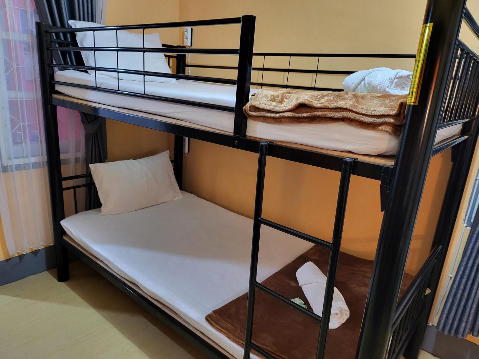 Dewi Sri Guesthouse Mataram Exteriör bild